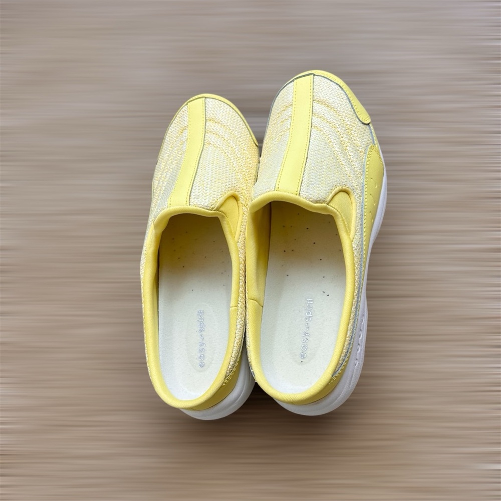 Easy Spirit Women travel clog